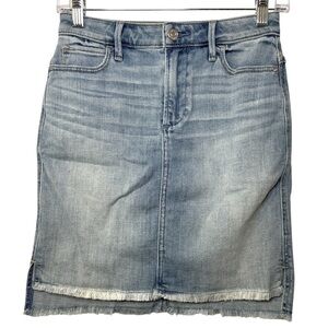 ABERCROMBIE & FITCH Denim Step Hem Skirt Raw Hem Womens size 25 light wash